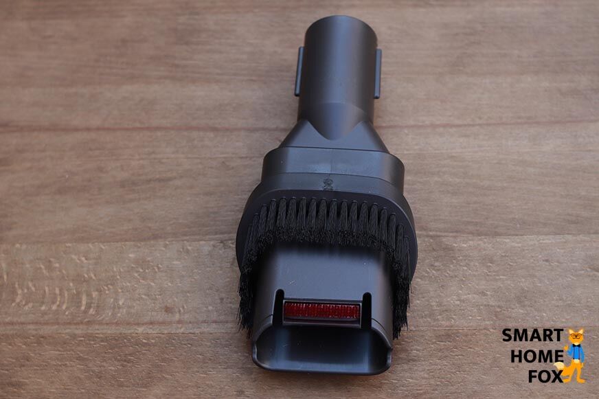 The combination tool: With and without bristles